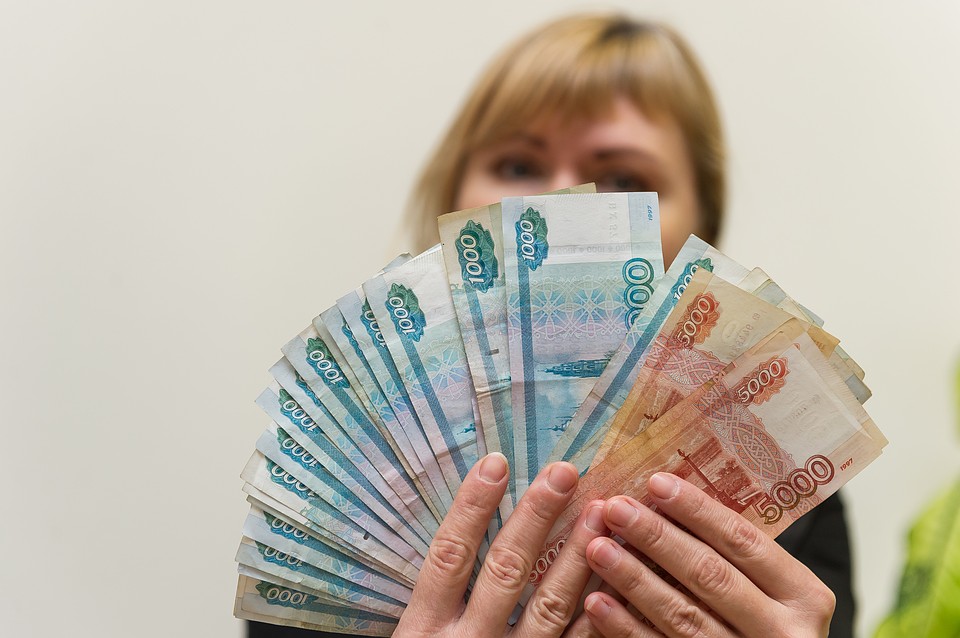 Работникам почты Петербурга и Ленобласти обещают поднять зарплату