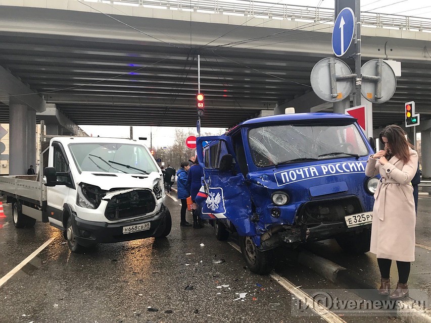 В ДТП под Мигаловской эстакадой пострадали семь человек Фото: ТИА