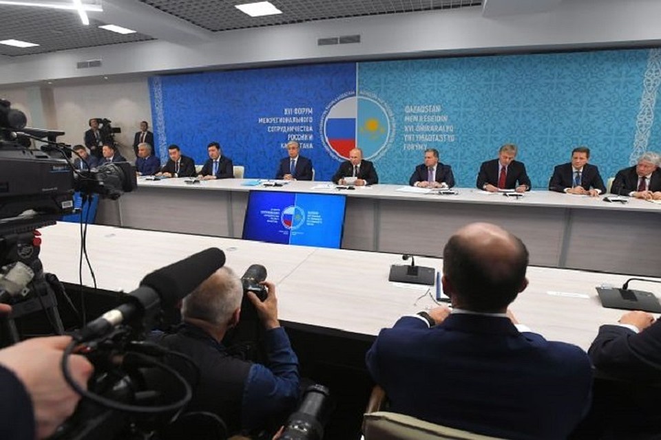 о итогам форума Токаев и Путин поддержали программу совместных действий по функционированию пунктов пропуска на границе.