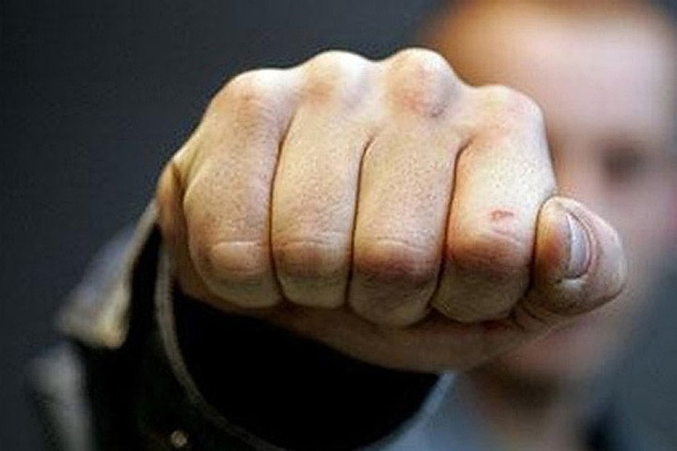 Избившему женщину из-за места на парковке жителю Карелии грозит до трех лет тюрьмы.