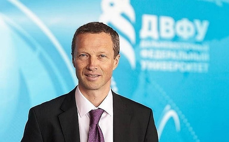 Сергей Иванец осужден за многомиллионную растрату казенных рублей и за начисление незаконной зарплаты. Фото: ДВФУ