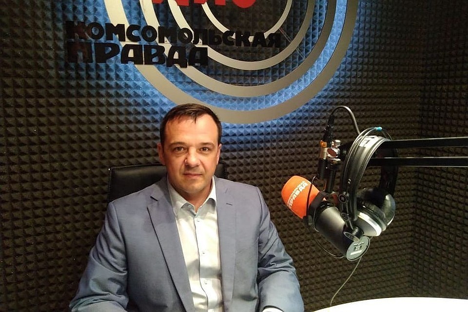 В эфире Евгений Лебедев подробно прокомментировал зарплату новосибирских бюджетников.
