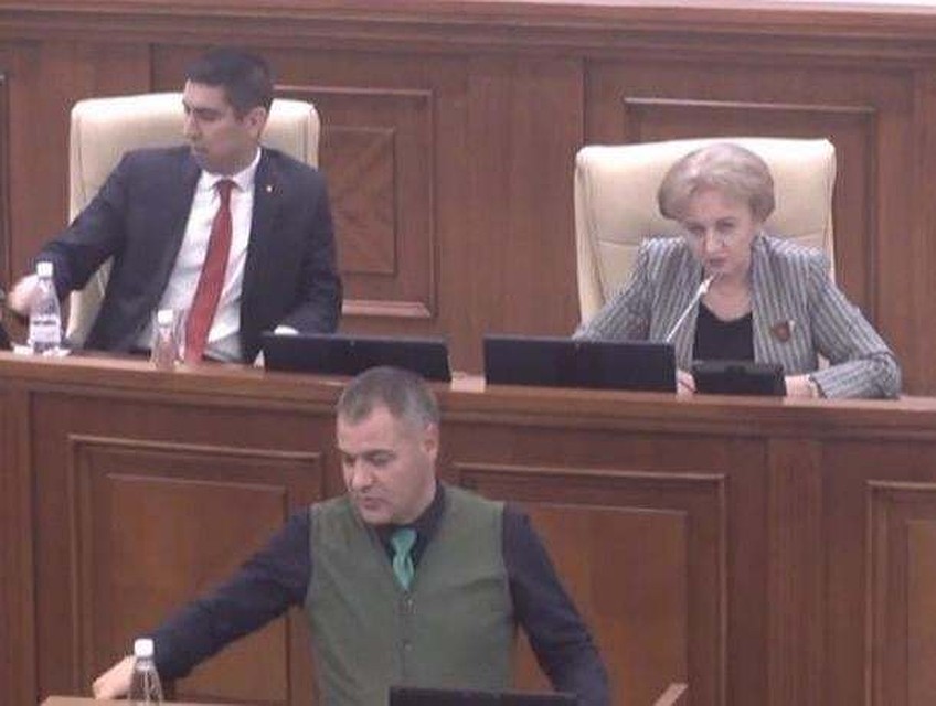 Акция униониста Октавиана Цыку в парламенте в день отставки была знаковой