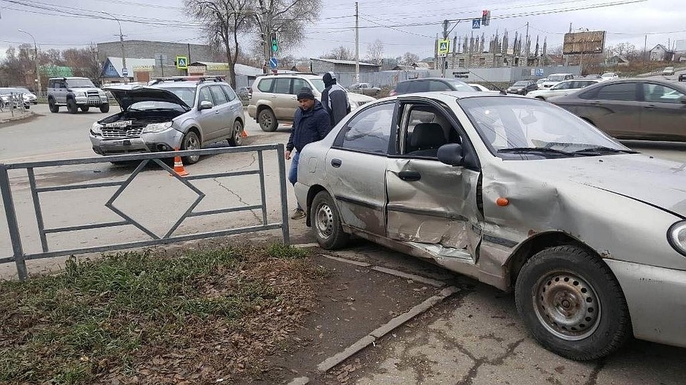 Водитель ЗАЗ не уступил дорогу при повороте и спровоцировал серьезное ДТП