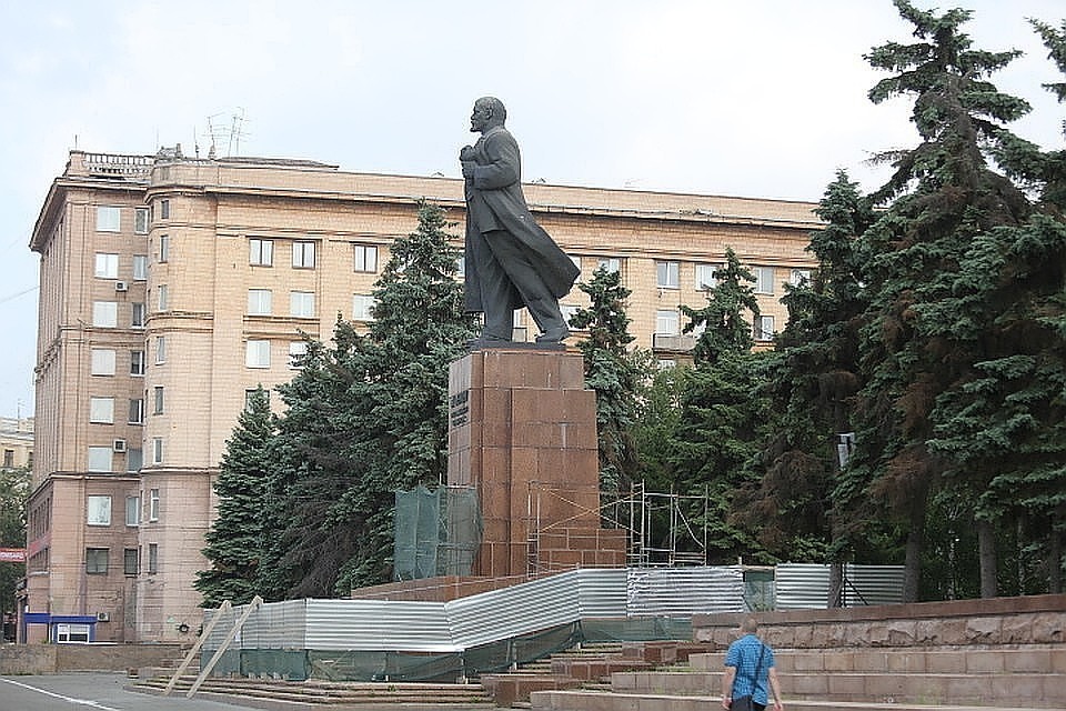 Официально о сносе Ленина власти Челябинска никогда не заявляли. Фото: из архива КП-Челябинск.