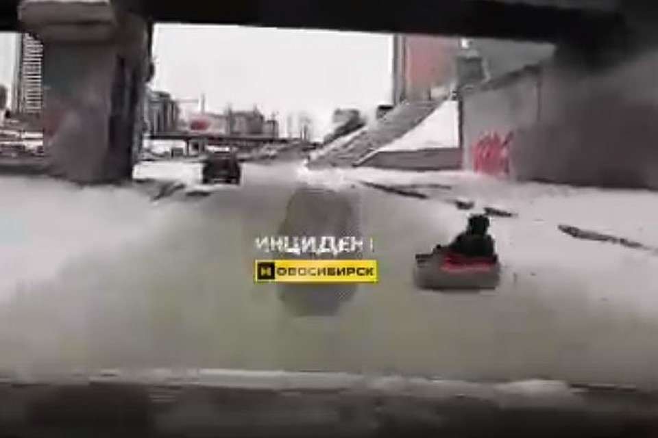 Водитель чудом не сбил ребенка. Фото: «Инцидент Новосибирск».