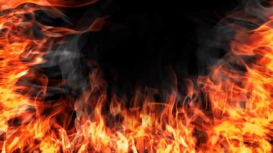 Предварительная причина пожара - неосторожное обращение с огнем во время курения Фото: popmech.ru