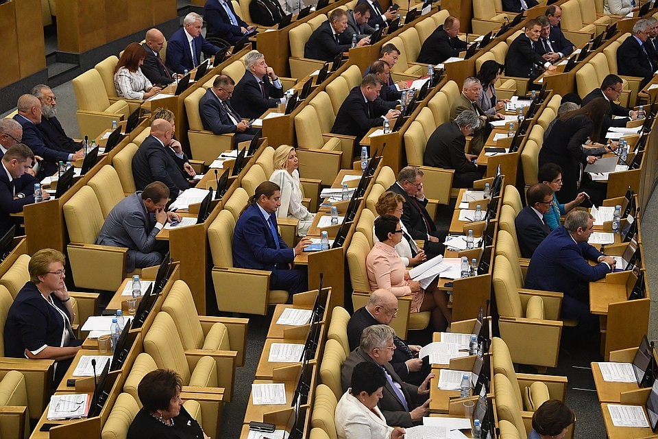 потребуются изменения в кодексе об административных правонарушениях и отмена наказания за использование нацистской символики без пропаганды.