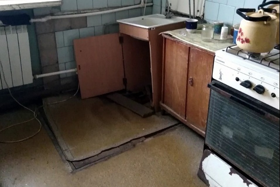 Такое ощущение, что здесь обитают маргинальные элементы. Диспетчерская на улице Строителей. Фото: Яндекс.Район