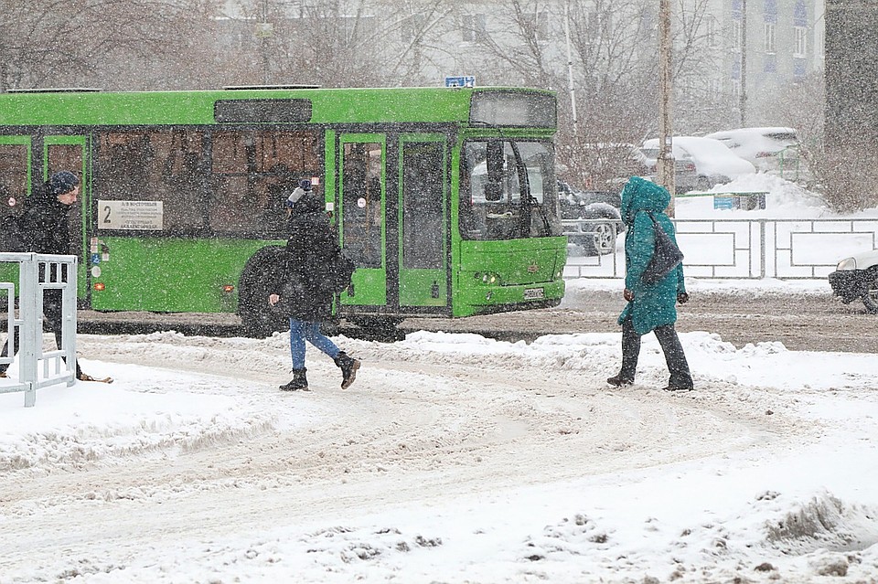 Метель и снег идут в Красноярск