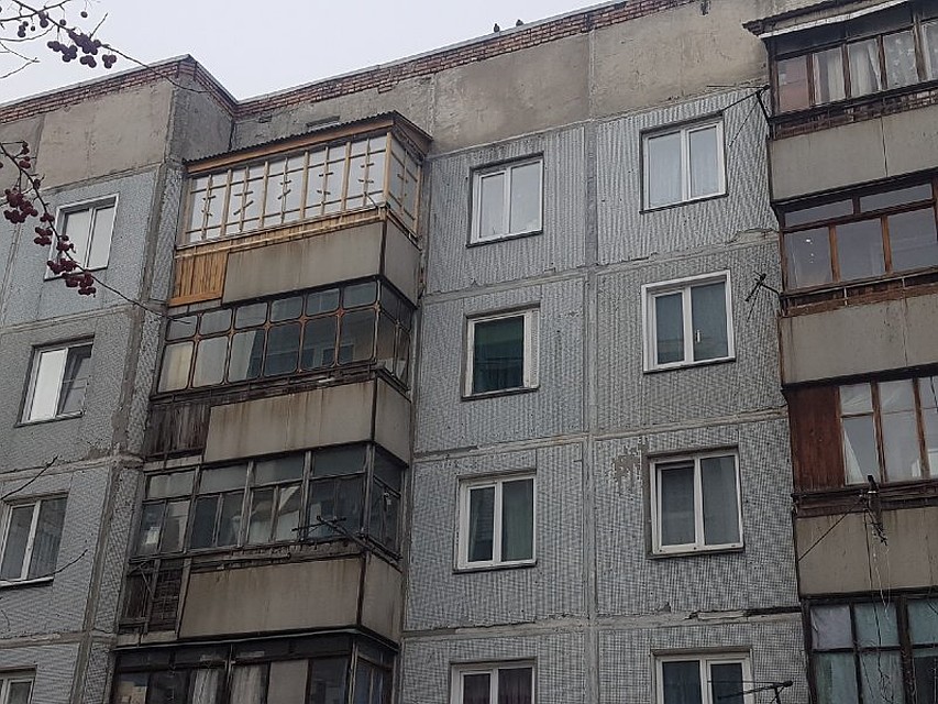 В Новосибирске обнаружен самый страшный балкон. Фото: Владислав Москвин