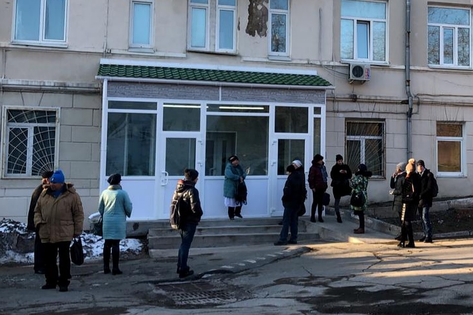 Бесхозный пакет был найден на третьем этаже.