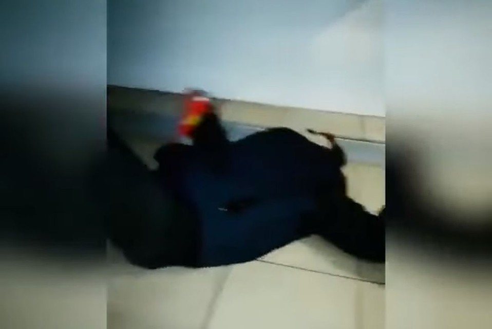 Во время аналогичного ЧП в тверских ТЦ мальчик, нюхавший баллончик, умер. Фото: pikabu.ru