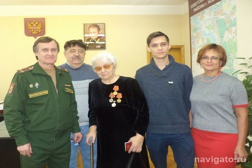 Часто бывает, что настойчивые внуки или правнуки не только узнают подробности судьбы дорогих им людей, но и выясняют, что они так и не получили за свои подвиги награду. Фото: Светлана Книжник