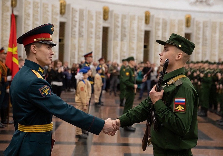 Новобранцы из Тверской области приняли присягу на службу в Преображенском полку Фото: комитет по делам молодежи Тверской области