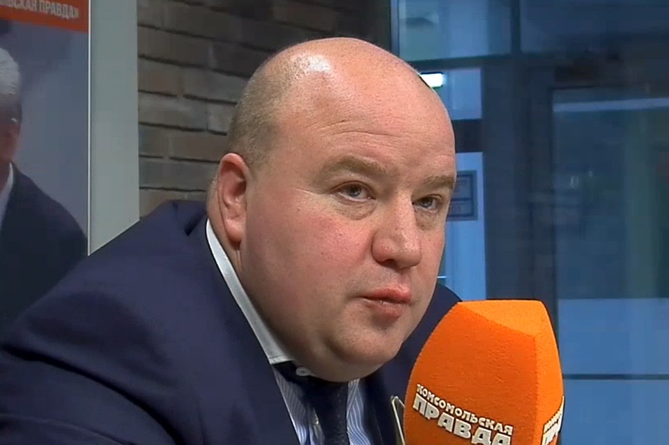 В гостях на Радио "Комсомольская правда" руководитель службы внутреннего аудита Роскосмоса Артем Мельников