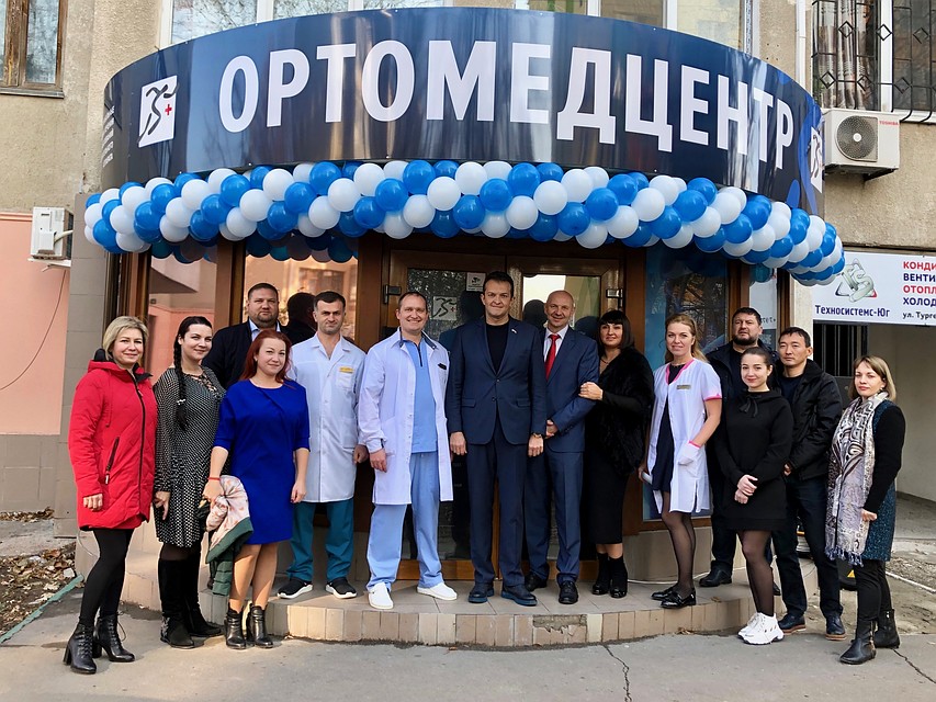 В клинике оказывают помощь как взрослым пациентам, так и детям.