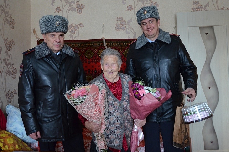 Полицейские в гостях у ветерана