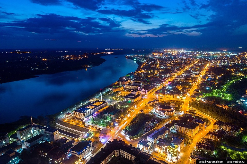 Город Томск особенно хорош ночью, с высоты птичьего полета.