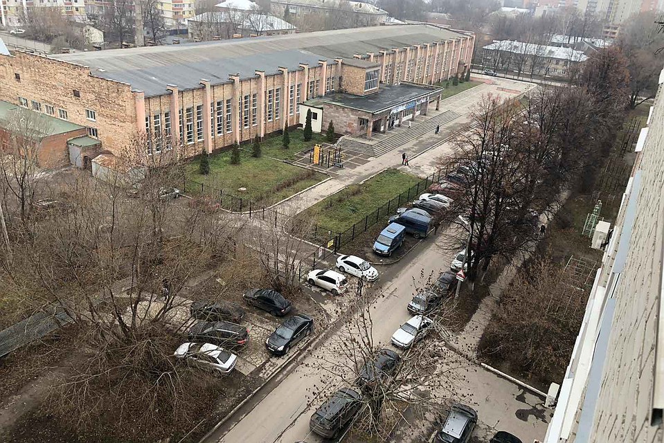 Еще один спортобъект с его посетителями эти улицы не выдержат.
