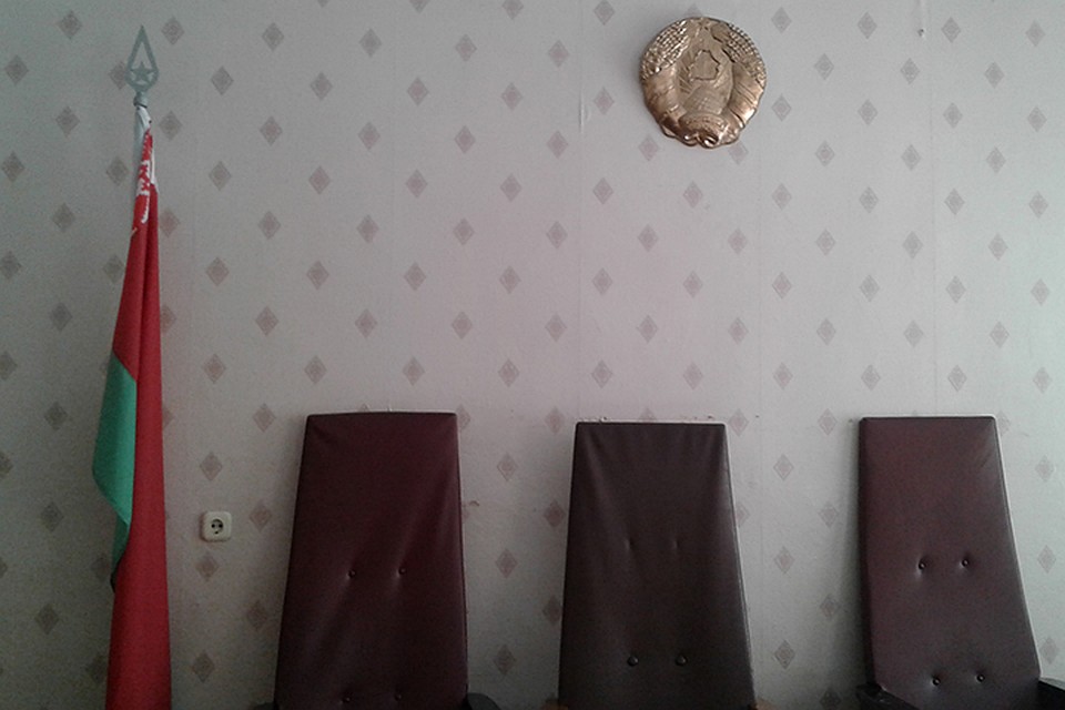 В Витебске судят отца, который выгнал избитого четырехлетнего ребенка из дома.