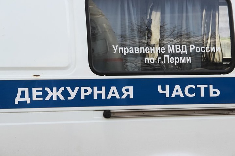 На месте работают сотрудники ГИБДД.