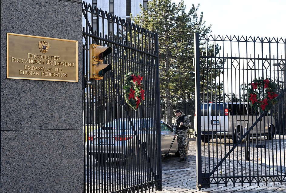 Посольство России в США призывало Вашингтон прекратить вмешательство во внутренние дела страны