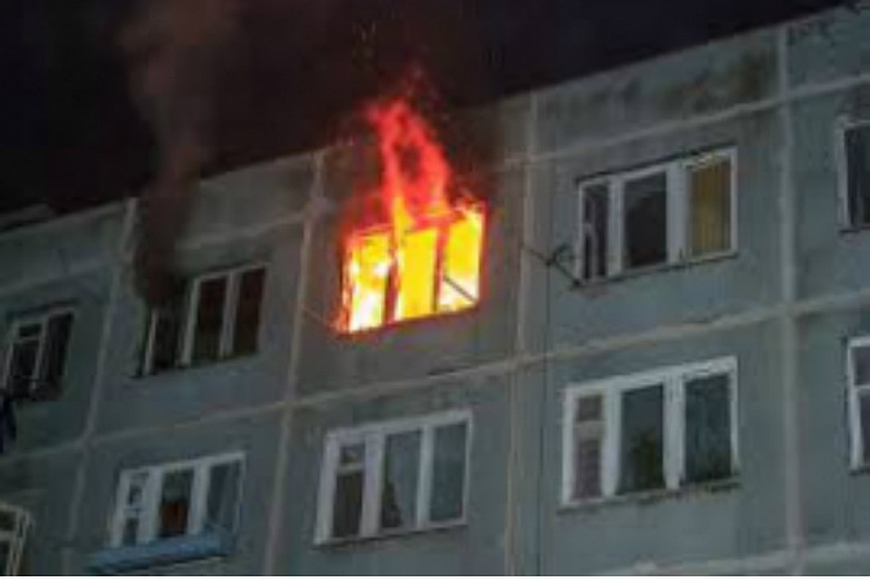 Человек погиб в пожаре в центре донской столицы. Фото: ГУ МЧС по Ростовской области