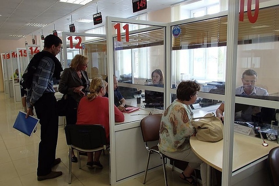 Там родителей проконсультируют по набору, содержанию и оформлению необходимых документов, а также помогут заполнить само заявление.