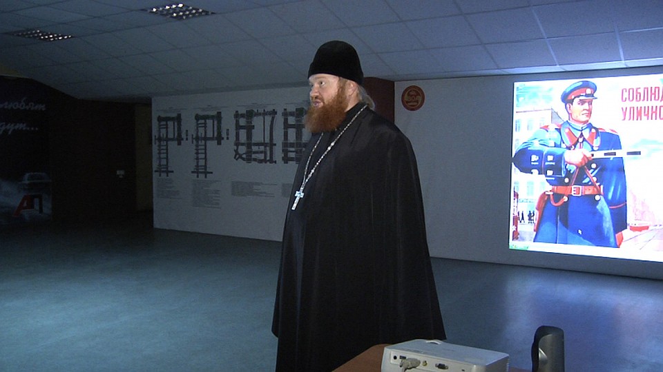 Отец Владимир на встрече с бывшими водителями