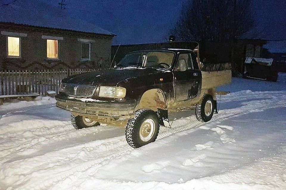 Автолюбитель собрал пикап из двух отечественных машин. Фото: «АСТ-54»