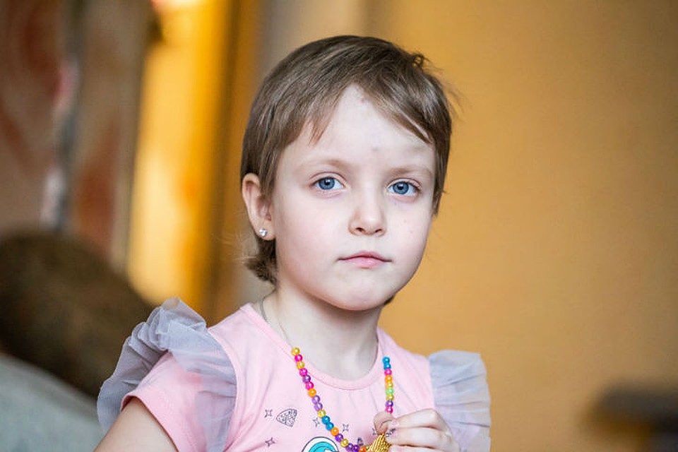 После падения из окна 6-летнюю девочку из Иркутска спасет уникальный протез. Фото: Антон КЛИМОВ, сайт Русфонда.
