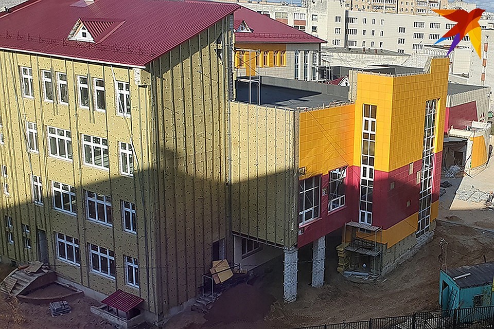 Пристройку к 33-й школе планируют сдать до конца 2019 года.
