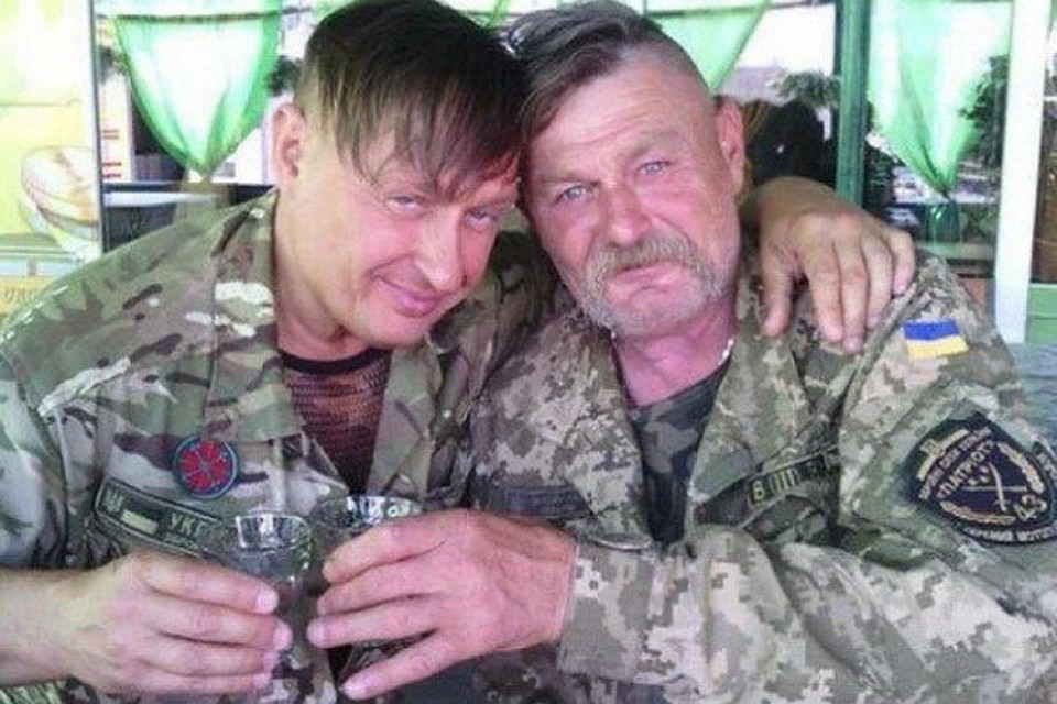 Жизнь на передовой вот так «облагораживает» бойцов. Фото: vk.com/club77886417