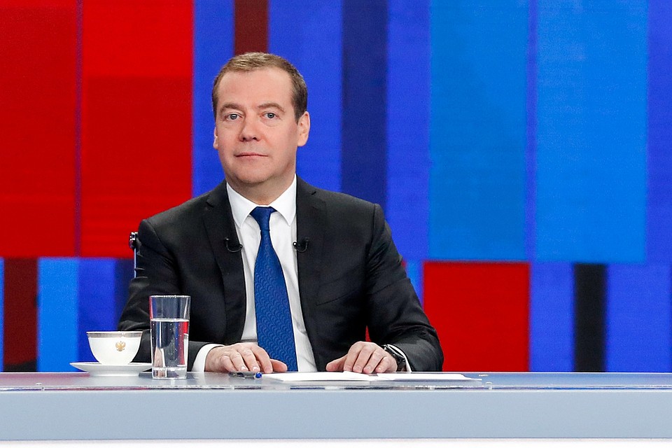Премьер заявил, что в работе наших правоохранительных органов есть издержки, но призвал митингующих соблюдать закон
