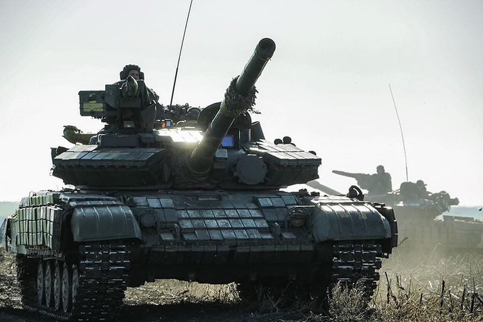 Украинские военные, нарушив договоренности, выдвигают танки на передовые позиции. Фото: Пресс-центр штаба ООС