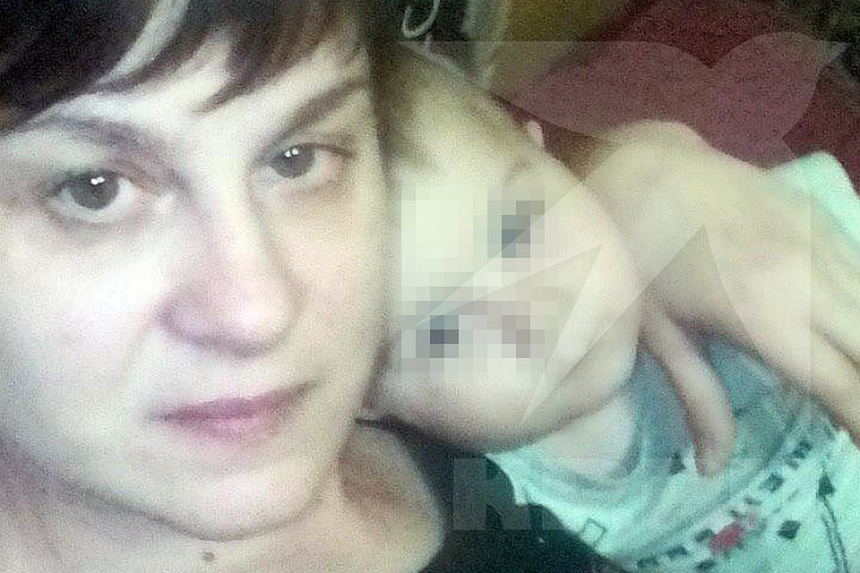 Дима с бабушкой уже после операции. Мальчик родился с расщелиной нёба. Если бы её вовремя не устранили, в дальнейшем ребёнок не смог бы ни говорить, ни нормально есть