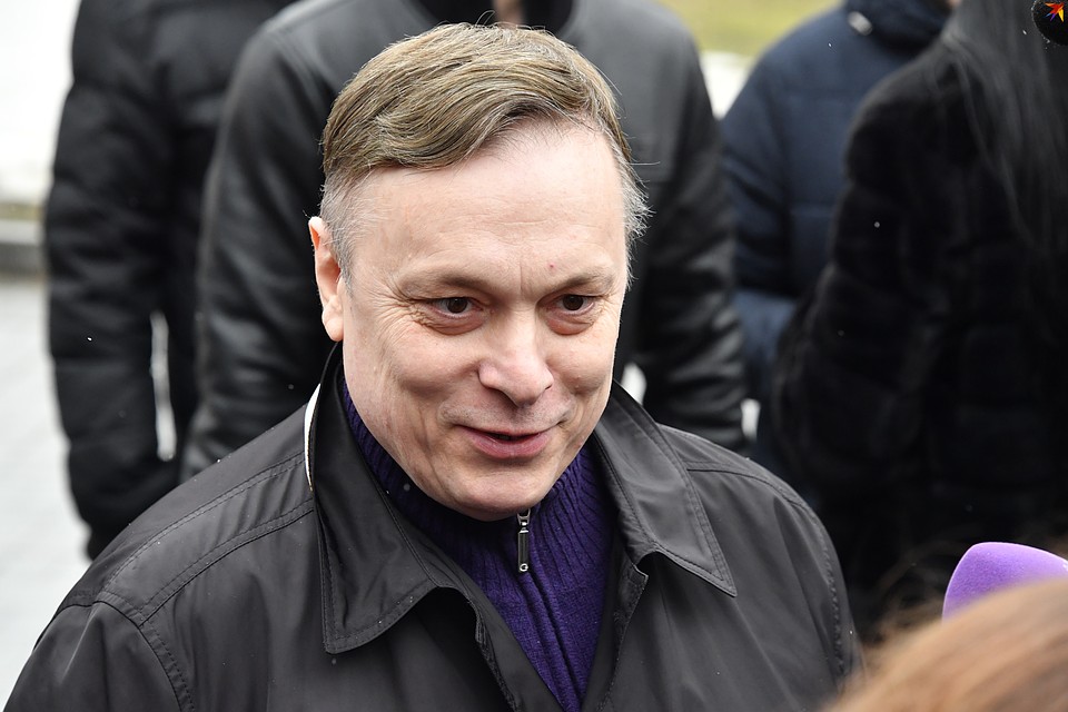 Разин уверен, что если Шатунов не разберется с правообладателем песен "Ласкового мая", то с нового года исполнять их он не имеет права