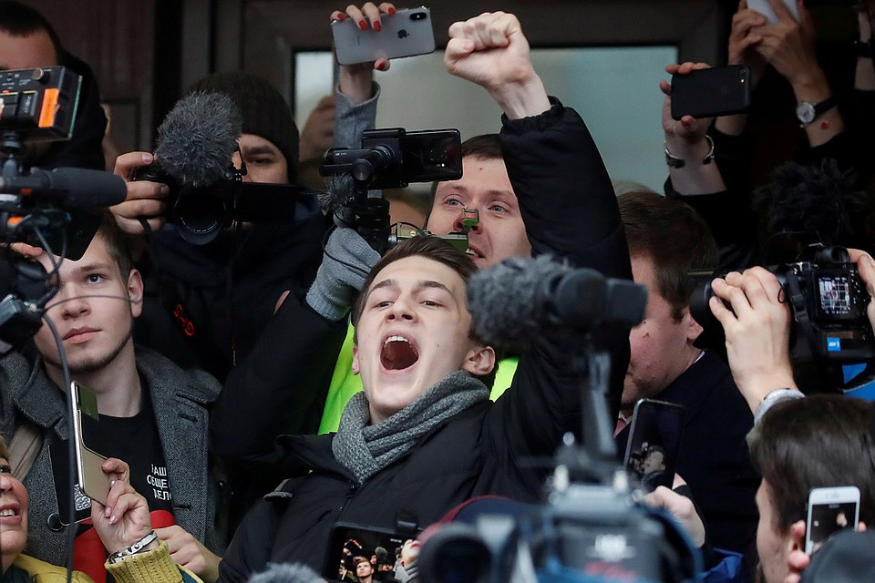 Егор Жуков по факту уже стал идеальной оппозиционной иконой.