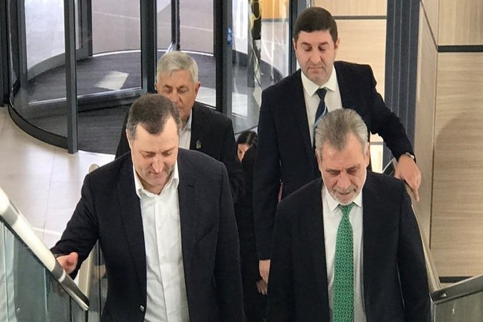 Влад Филат прибыл на национальный совет ЛДПМ. Фото: publika.md