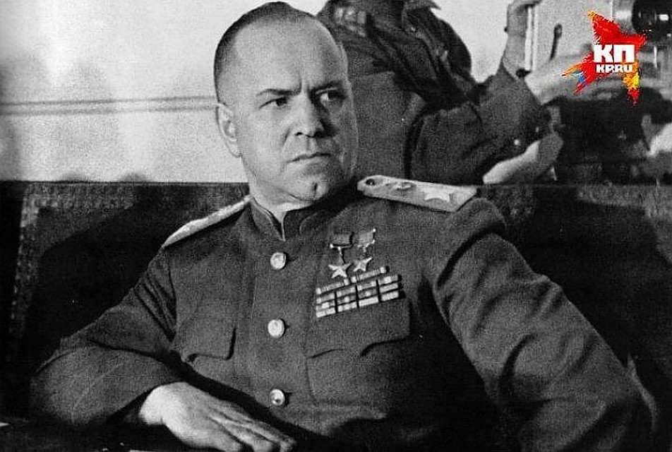 Большинство россиян считают героем Отечества советского полководца Георгия Жукова/Фото из Госархива Свердловской области