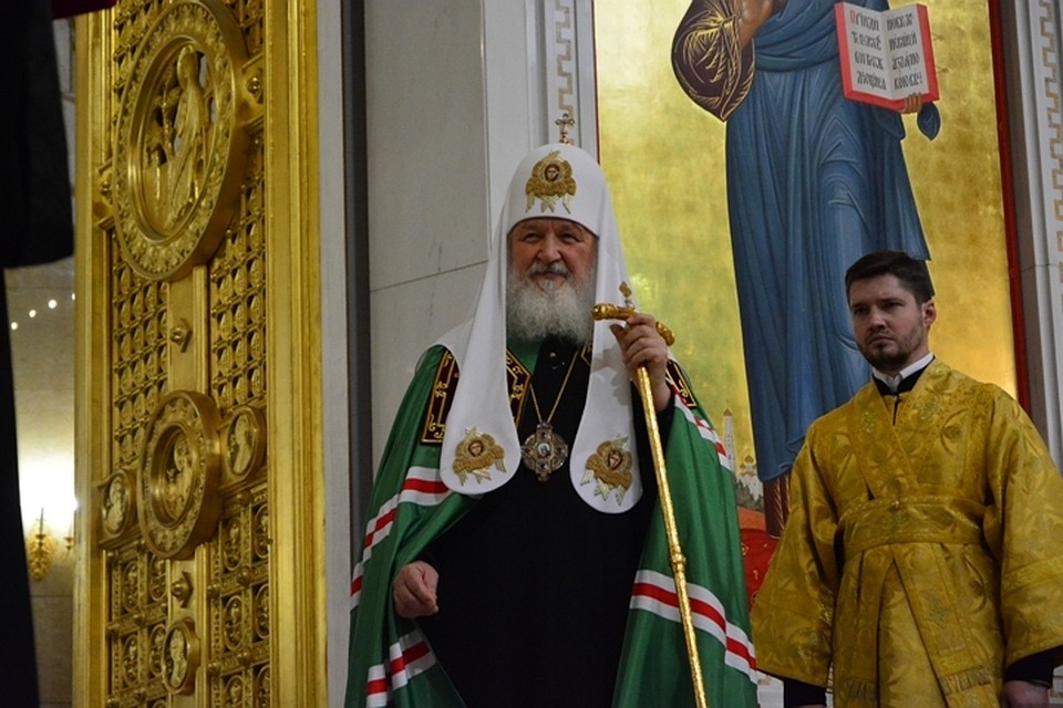 Визит патриарха начался в воскресенье со службы в кафедральном соборе Христа Спасителя.