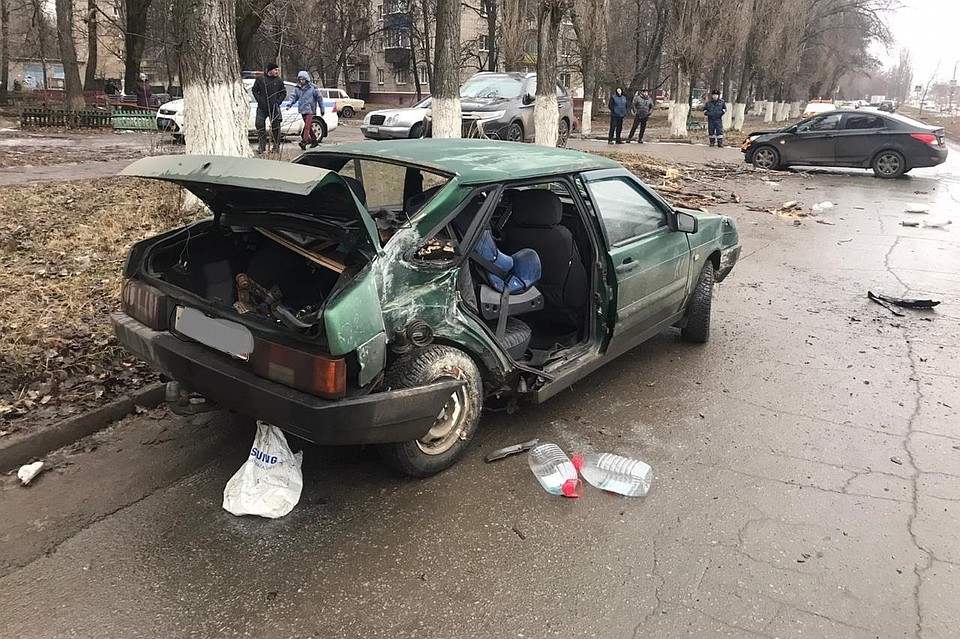 В Липецке в тройной аварии на Циолковского пострадали маленькие дети