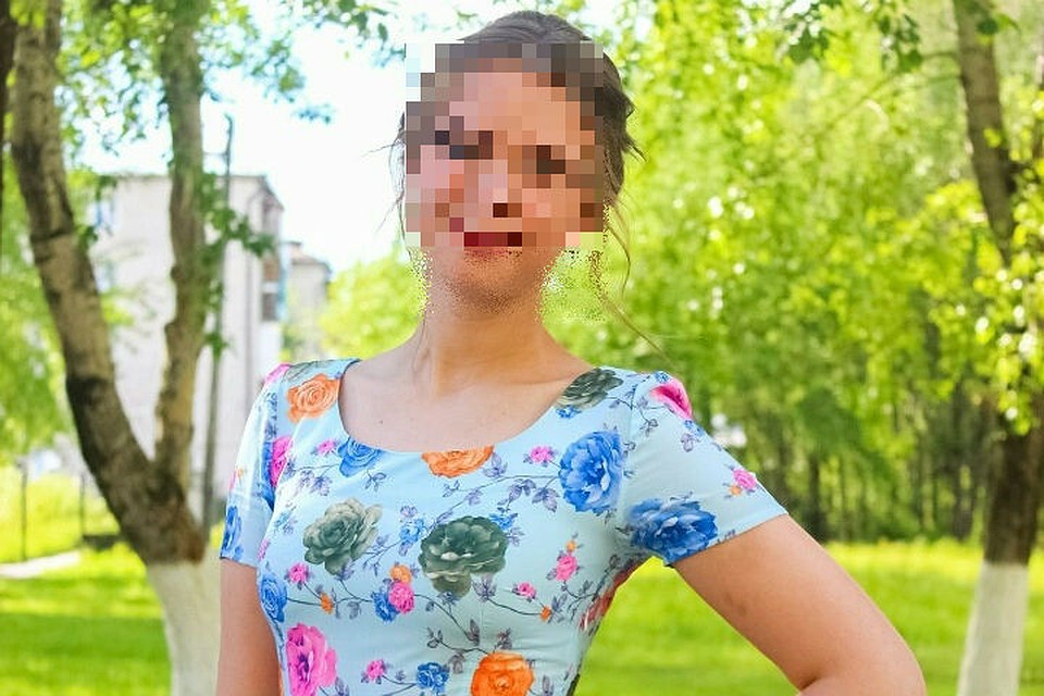 Яна была красивой веселой девушкой.