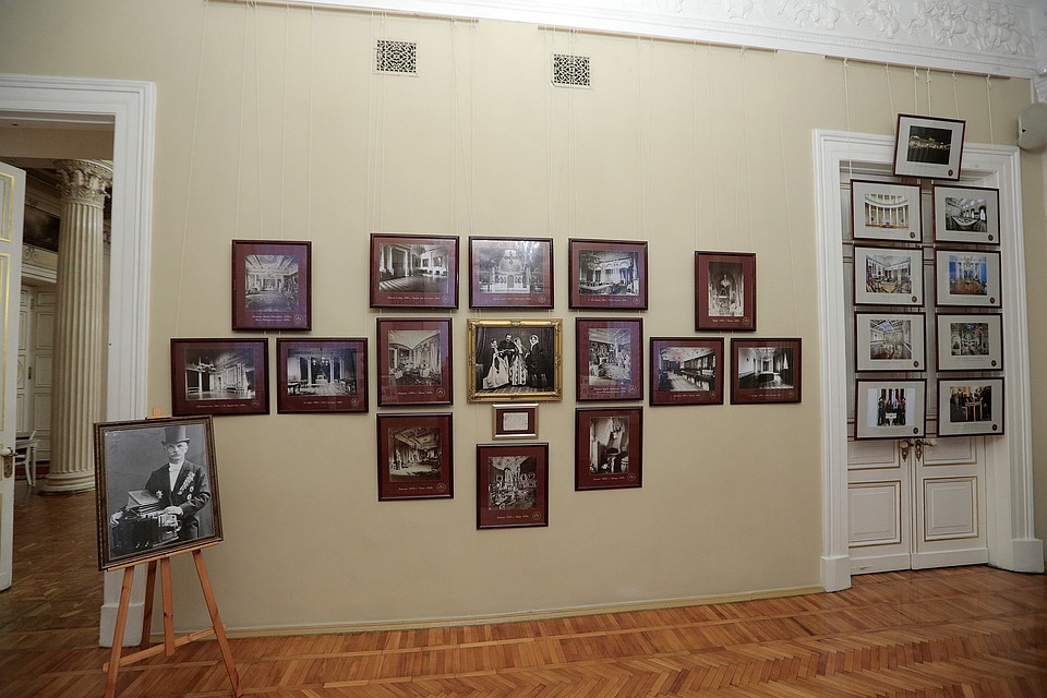 К юбилею ЗакСа в Мариинском дворце открылась фотовыставка. Фото: assembly.spb.ru