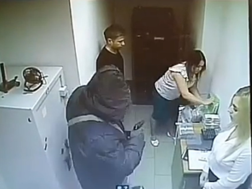 В Находке ограбили банк. Скрин с видео: vdk_unofficial