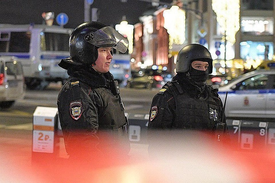 Тренер стрелкового клуба, где занимался Манюров, утверждает, что стрелял он плохо.