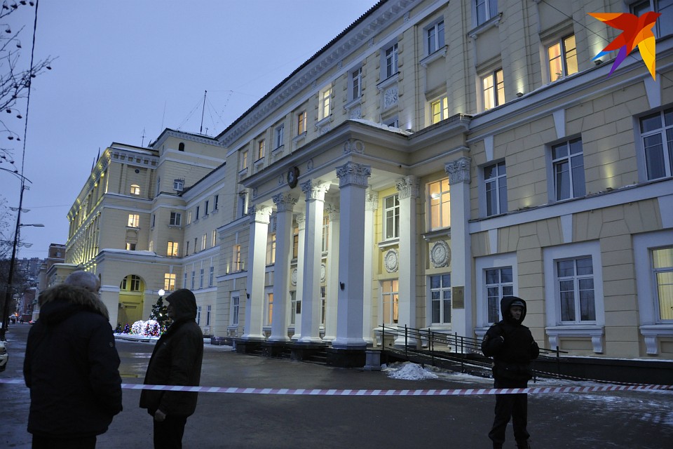 Здание правительства Мурманской области эвакуируют четвертый раз за месяц.