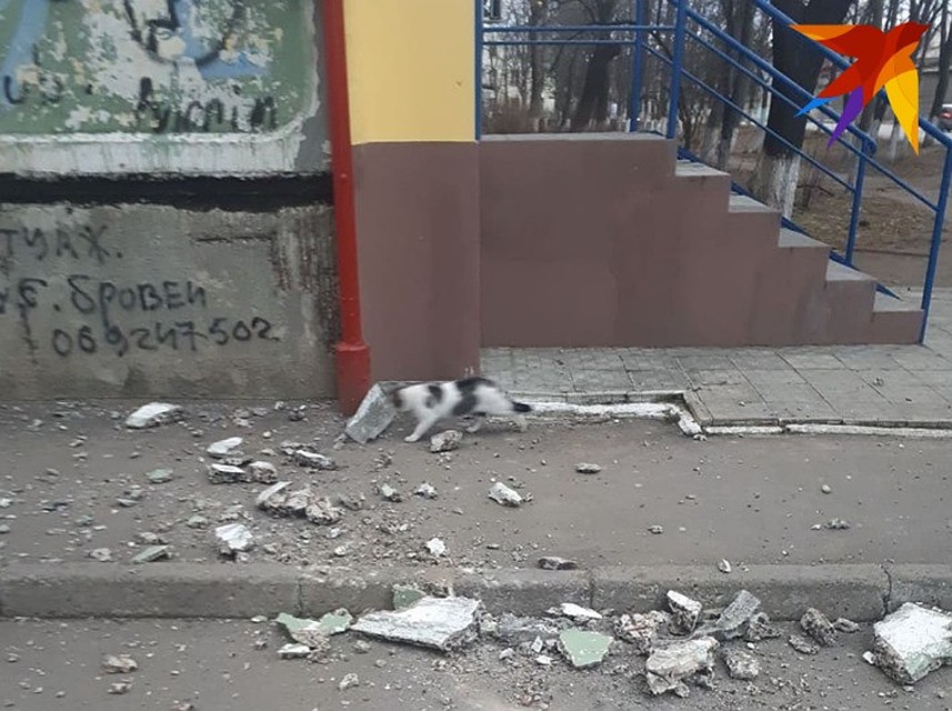 «Чудом плита не убила мам с детьми»: в кишиневском доме обвалилась часть стены
