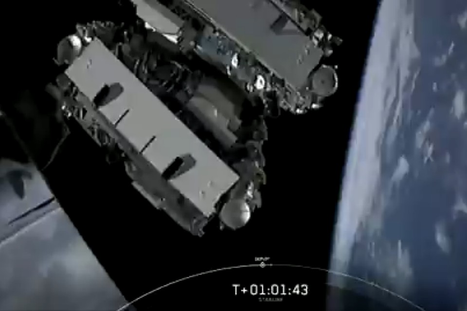 SpaceX успешно вывела на орбиту 60 спутников